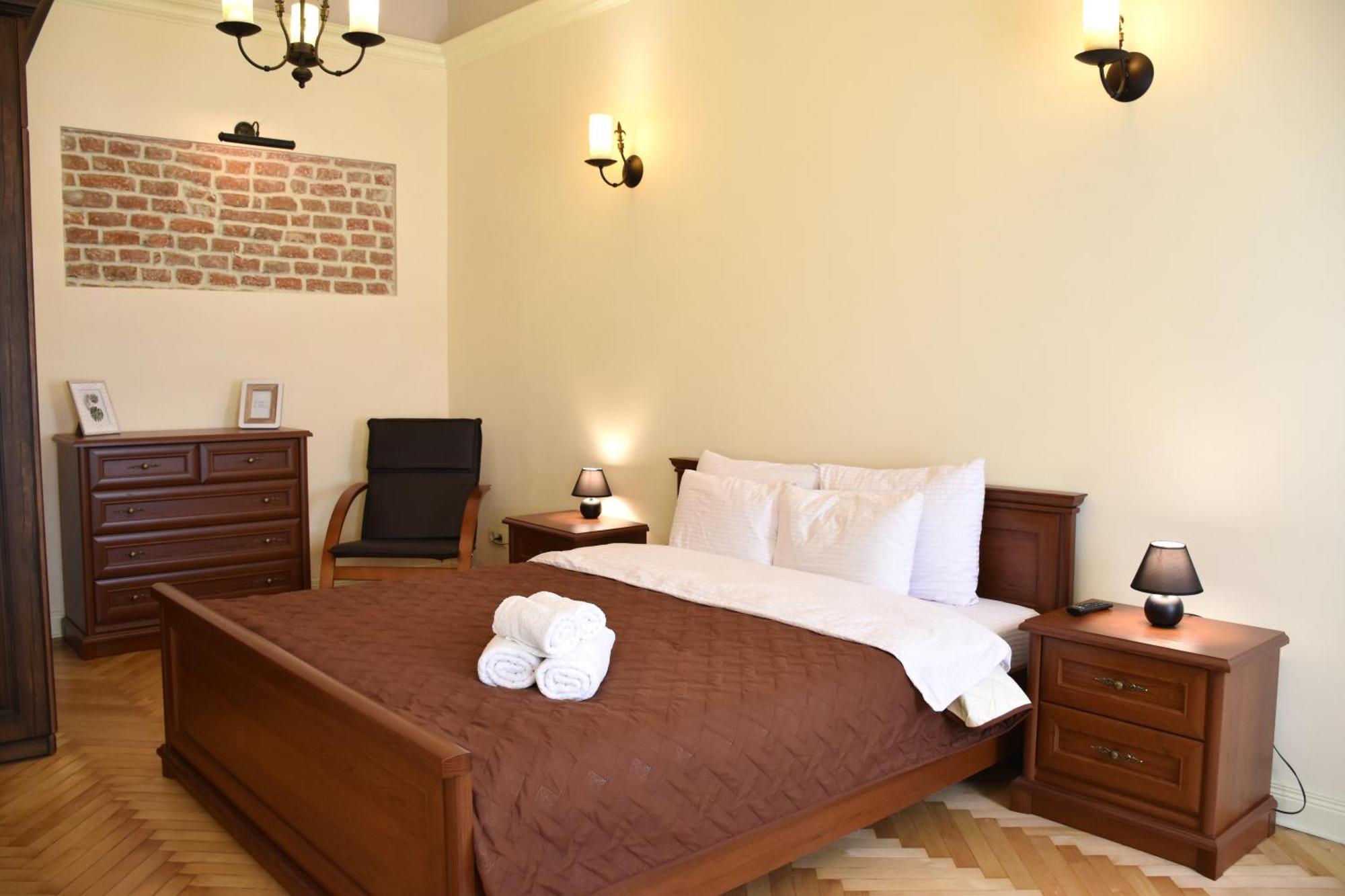 לבוב Renewed Central Apartment מראה חיצוני תמונה